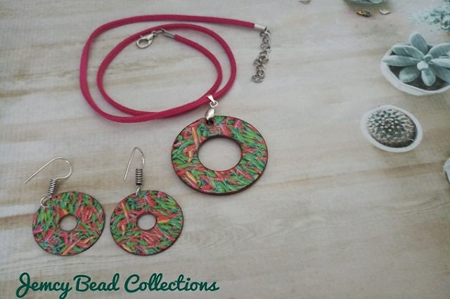Wax Cord with Round Wooden Pendant with Earrings